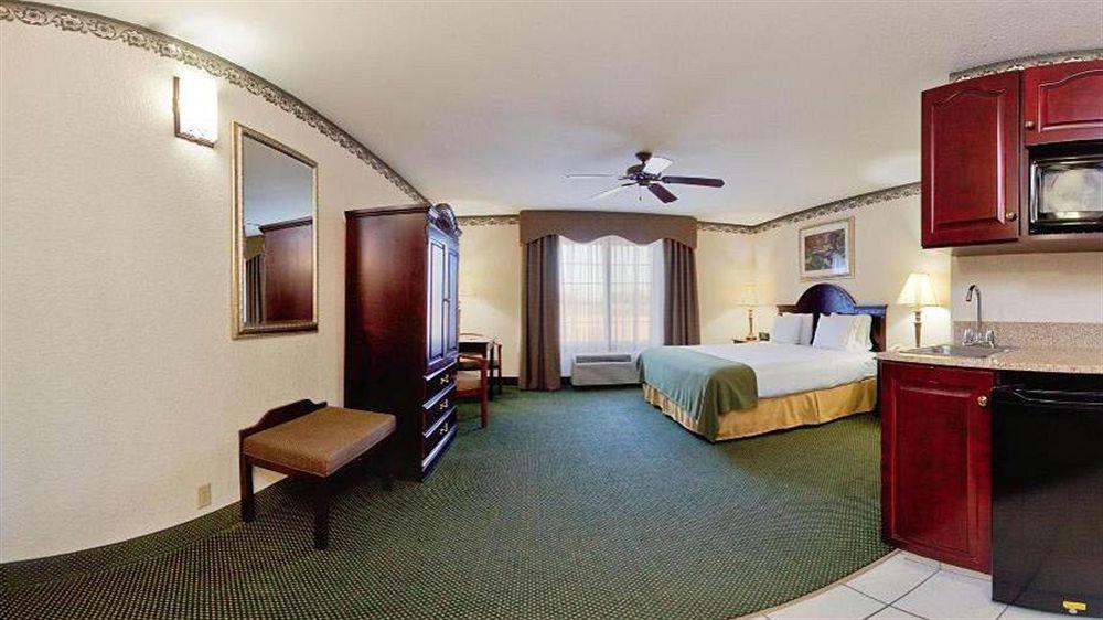 Holiday Inn Express Hotel & Suites Gainesville By Ihg Екстер'єр фото