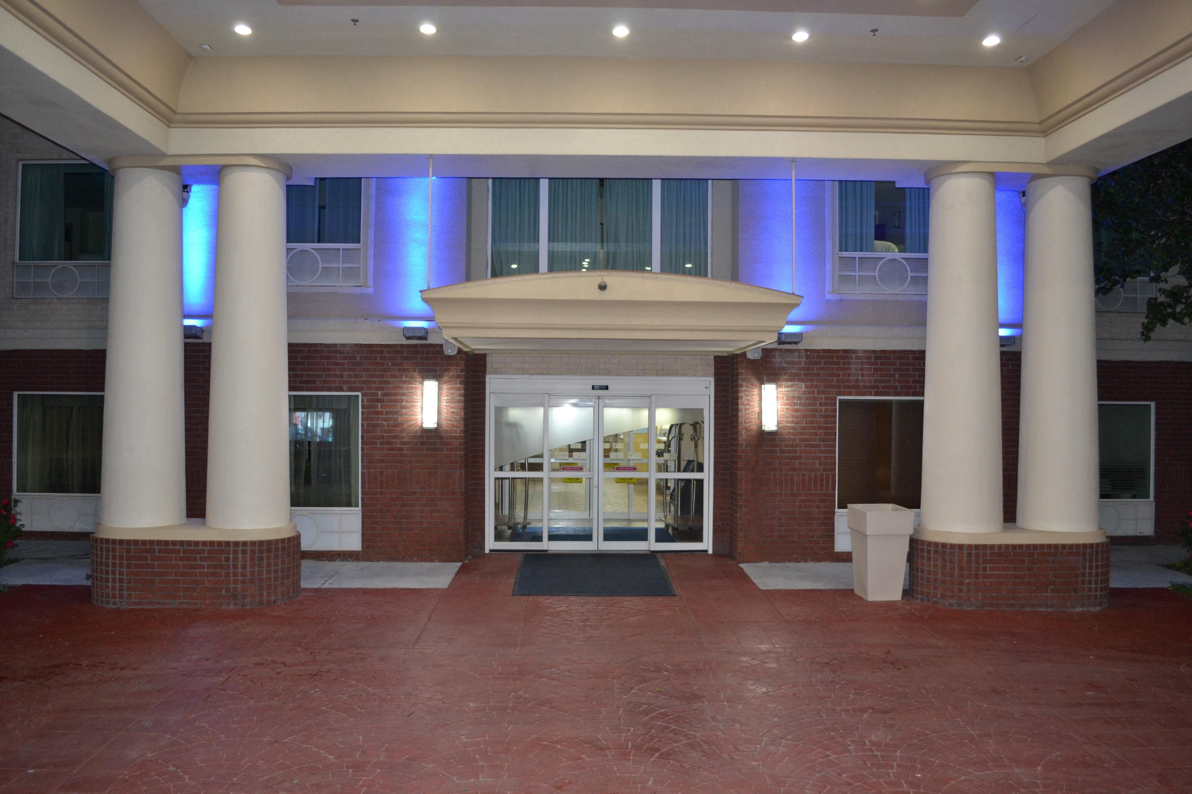 Holiday Inn Express Hotel & Suites Gainesville By Ihg Екстер'єр фото