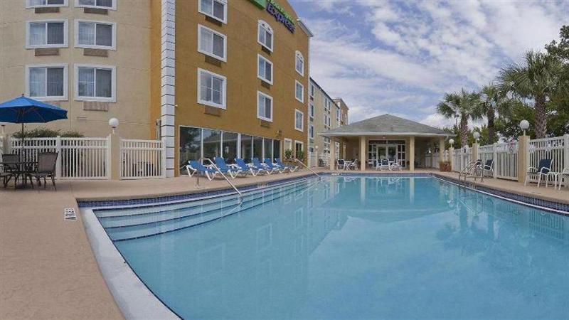 Holiday Inn Express Hotel & Suites Gainesville By Ihg Екстер'єр фото