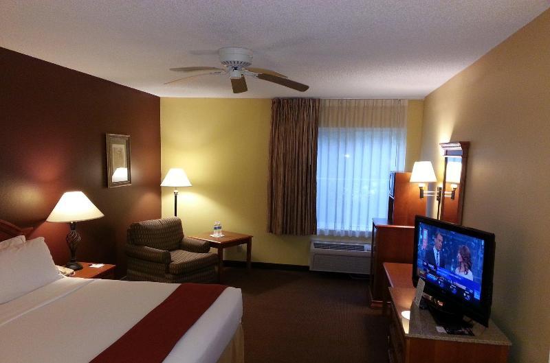 Holiday Inn Express Hotel & Suites Gainesville By Ihg Екстер'єр фото
