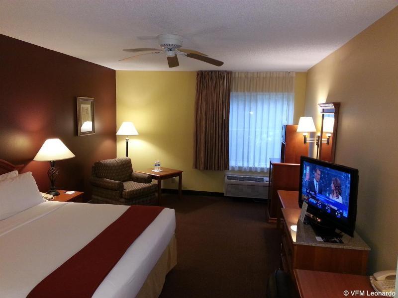 Holiday Inn Express Hotel & Suites Gainesville By Ihg Екстер'єр фото